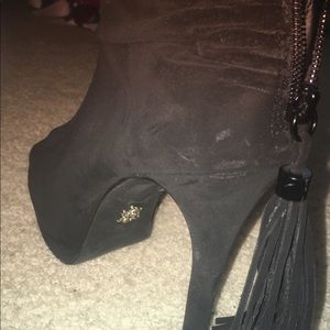 Rock & Republic heel bootie zip size 9